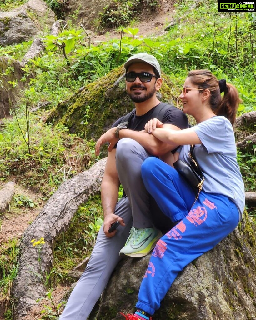 Rubina Dilaik Instagram - Celebrating our 5th anniversary in our way…. He @ashukla09 loves mountains and I love to touch base with my roots to replenish my soul, hence we decided to trek the highest peak in Himachal ( Churdhaar ) , which is an abode of Mahadev 🔱to pay our gratitude with our family….. 🙏🏼❤️