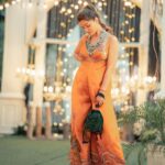 Rubina Dilaik Instagram - Behind every look is a team of talented people:- Styled by @stylingbyvictor @sohail__mughal___ Assisted by @styleby_antara @janvijain123 Outfit @payal_zinal Jewellery @perkartjewels1 Bag @rubans.in