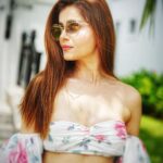Rubina Dilaik Instagram - Lil summer birdie . : : : Styled by @stylingbyvictor @sohail__mughal___ Outfit @shopshaalate