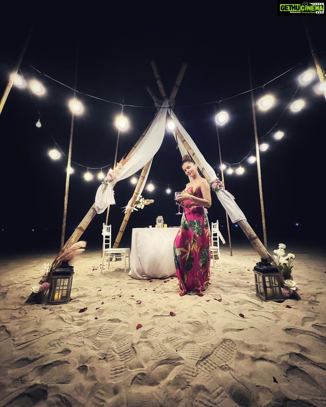 Rubina Dilaik Instagram - Always find time for things that make you happy . . . @travelwithjourneylabel #JourneyLabel #TravelWithJourneyLabel #ThinkHolidayThinkJourneyLabel #YouAreSpecial #MeliaDanang #MeliaHtlResorts #MeliaDanangBeachResort #SoulMatters #VietnamTravel #DanangResort #Danang - Styled @stylingbyvictor @sohail__mughal___ Outfit @riminayakindia @poppublishmedia Meliá Danang Beach Resort