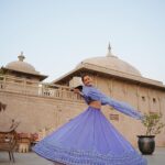 Rubina Dilaik Instagram - Yeh shaam Sufi , teri nigaahon se . . . My favourite lensman @ashukla09 . . . Styled by @stylingbyvictor @sohail__mughal___ Outfit @irrauofficial Jewellery @namasyajewellery . . . This beauty behind …. @fairmontjaipurindia @crosshairsindia