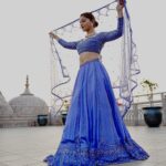 Rubina Dilaik Instagram - Yeh shaam Sufi , teri nigaahon se . . . My favourite lensman @ashukla09 . . . Styled by @stylingbyvictor @sohail__mughal___ Outfit @irrauofficial Jewellery @namasyajewellery . . . This beauty behind …. @fairmontjaipurindia @crosshairsindia