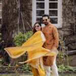 Rubina Dilaik Instagram - Kesariya Tera Ishq💛 . . Memories by @raabta.studios Styled by @stylingbyvictor r @sohail__mughal___ Outfit @sheetalbatra Clutch @oceana_clutches Woodville Palace Hotel, Shimla