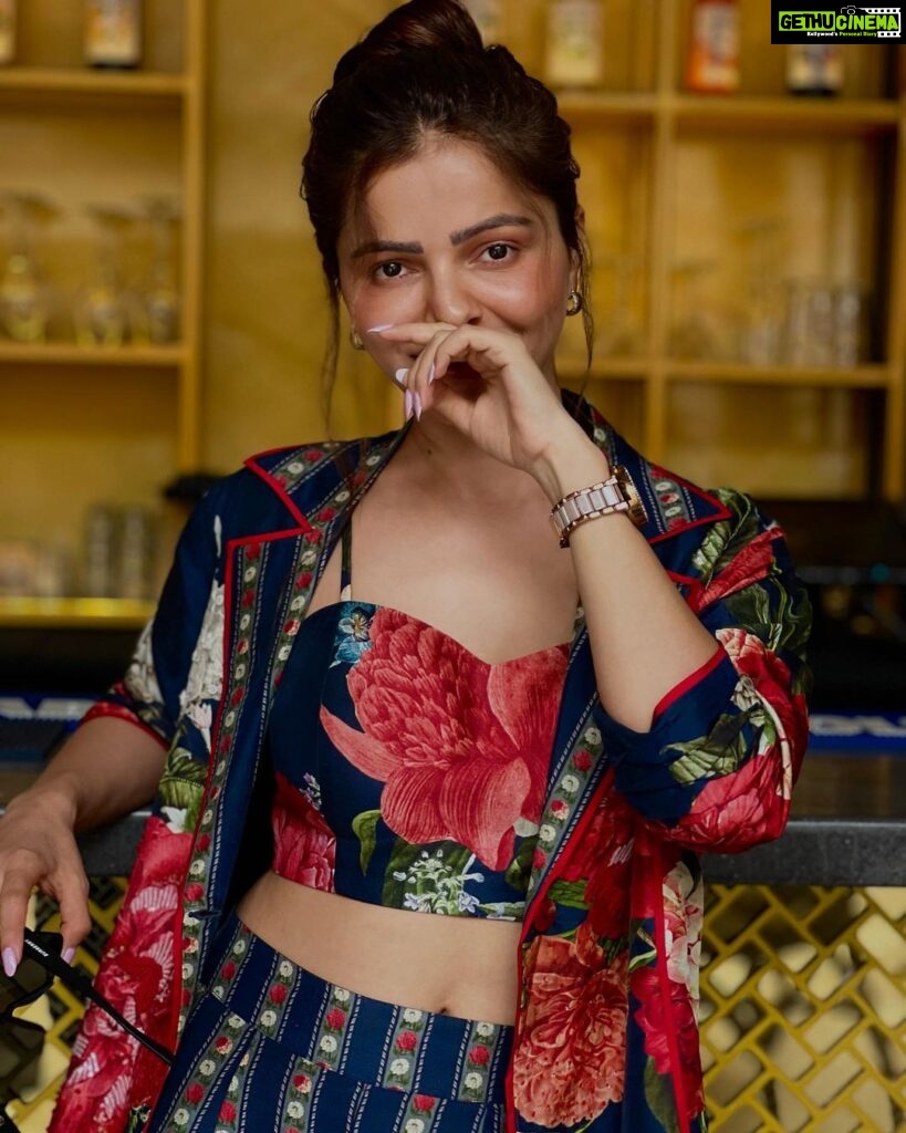 Rubina Dilaik Instagram - Talk about my attitude- I have a lot of it ….. . . . Styled by @stylingbyvictor @sohail__mughal___ Outfit @gazalguptacouture Assisted by @ebthestylecoach