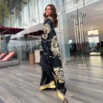 Rubina Dilaik Instagram - 🫶🏻its Just #saree #love . . . Styled by @stylingbyvictor @sohail__mughal___ __ Saree @gulabobyabusandeep Accessories @the_jewel_gallery Bag @sabrabymegha @vblitzcommunications Assisted by @styleby_antara @ebthestylecoach