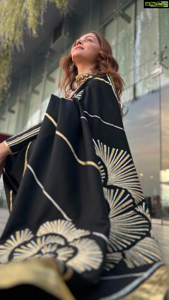 Rubina Dilaik Instagram - Wedding season it is 🫶🏻 . . This Pretty Saree @gulabobyabusandeep