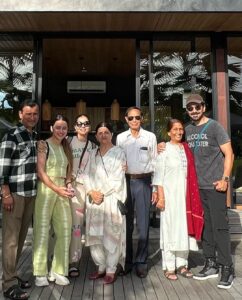 Rubina Dilaik Instagram - Family is and will always be our priority ❤️🧿 : . . #rubinadilaik #happy #internationalfamily