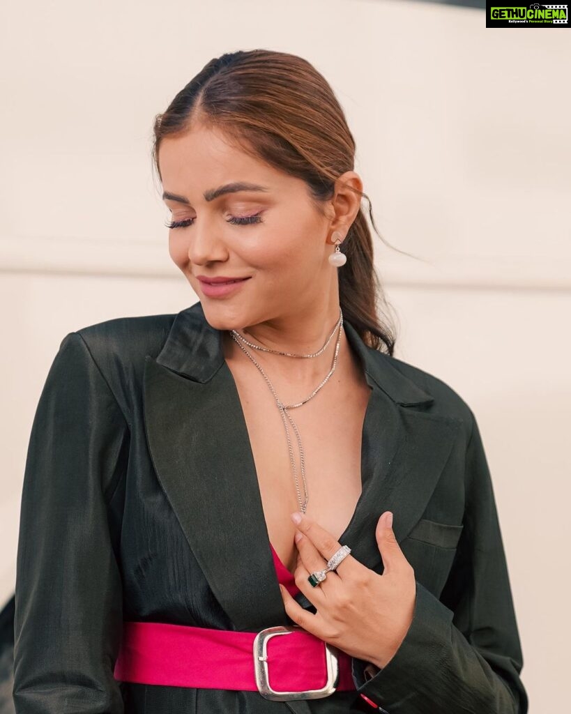 Rubina Dilaik Instagram - Nothing at all . . . . Shot by @smileplease_25 Styled by @stylingbyvictor @sohail__mughal___ Assisted by @styleby_antara Outfit by @raasabysakshi Earrings @kushalsfashionjewellery Rings @dishisjewels × @patainment
