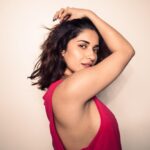 Ruhani Sharma Instagram - 🌹 . . . 📸 @bharat_rawail MUA @shrishtishettyy