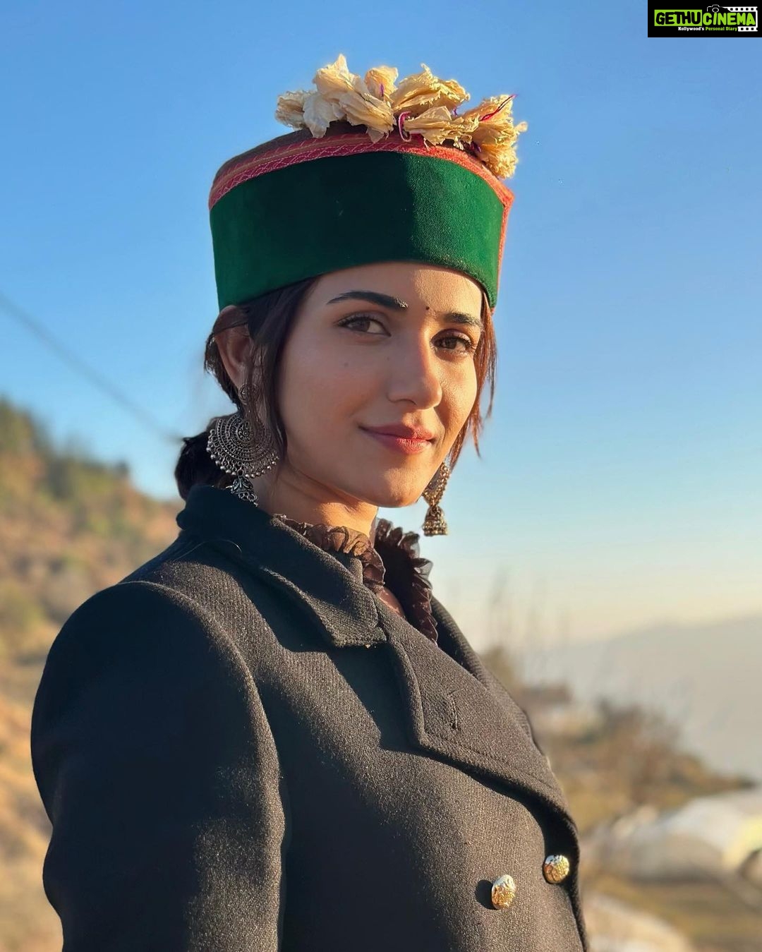 Ruhani Sharma Instagram - Namaste from Pahad ♥️ . . . . #proudpahadi #mountaingirl #roots Beautiful solan