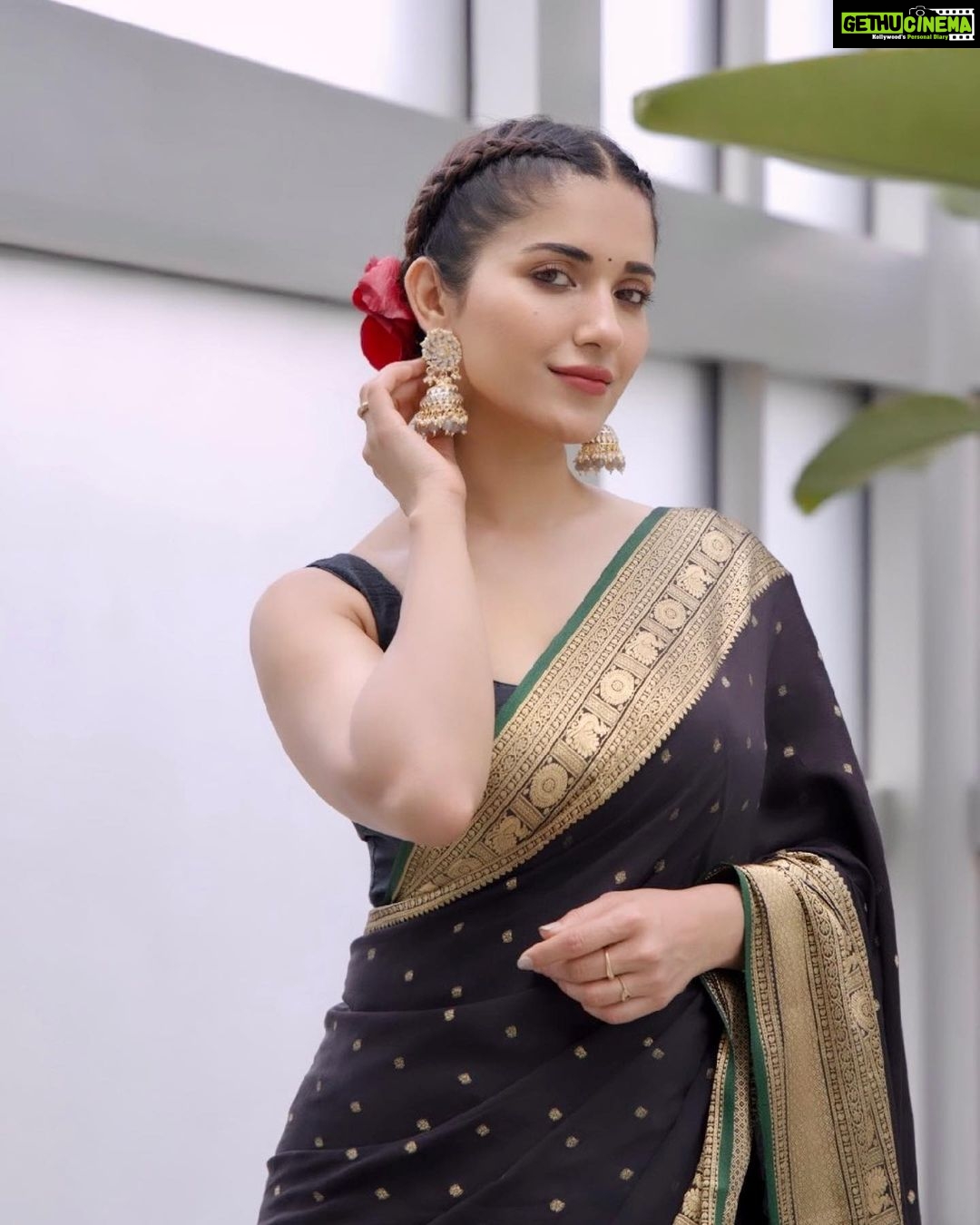 Ruhani Sharma Instagram - Eternal love for sarees ♥️ . . . . . . Wearing @singhanias_hyd Styling @__.gunjan.__ 📸 @rohanharshilphoto Columbus, Ohio