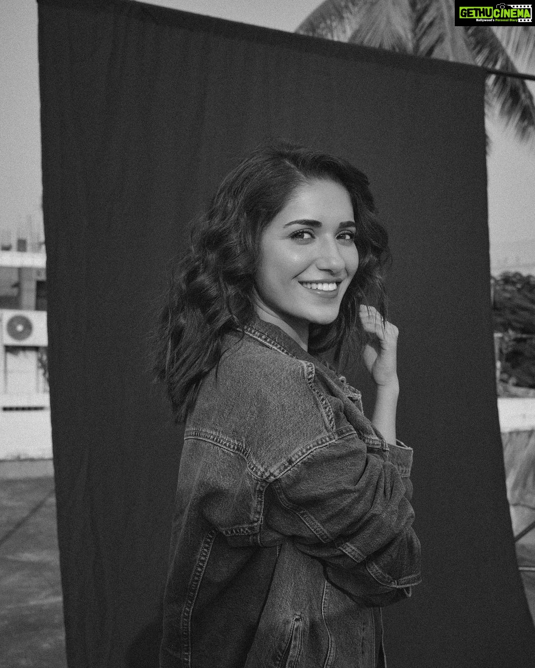 Ruhani Sharma Instagram - 🦋 . . . . . 📸 @pranav.foto HMU @makeuphairbyrahul