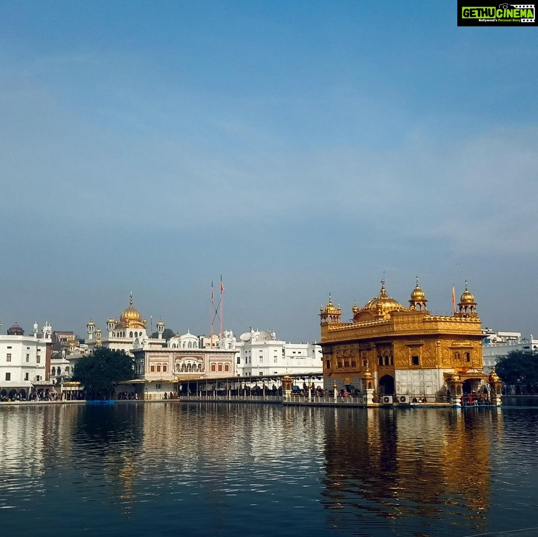 Ruhani Sharma Instagram - Waheguru 🙏♥️ Golden Temple Amritsar