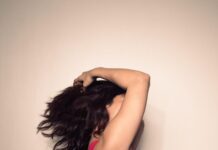 Ruhani Sharma Instagram - 🌹 . . . 📸 @bharat_rawail MUA @shrishtishettyy