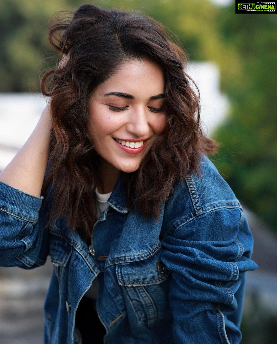 Ruhani Sharma Instagram - Just 🌟 . . . . . 📸 @pranav.foto MUA @makeuphairbyrahul