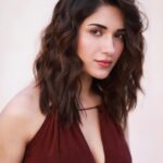 Ruhani Sharma Instagram - 🌹 . . . . 📸 @pranav.foto MUA @makeuphairbyrahul 👗 @siyastylesofficial