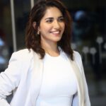 Ruhani Sharma Instagram - Remembering all the MEET CUTE moments I’ve had with some amazing people. Comment your recent MEET CUTE moment ❤️ . . . . . . Styled by @sumaiah.tabassum MUA @makeuphairbyrahul