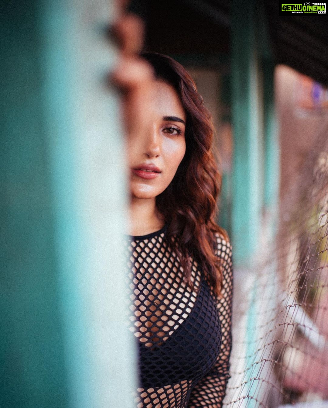 Ruhani Sharma Instagram - 🥀 . . . . . 📸 @bharat_rawail MUA @makeuphairbyrahul Stylist @stylistshikhar