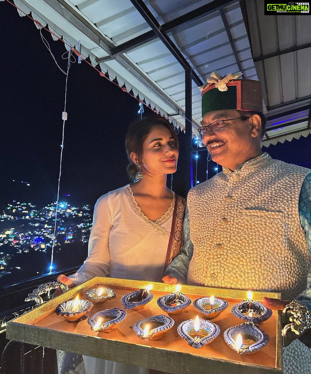 Ruhani Sharma Instagram - शुभ दीपावली 🪔🎉♥️ Beautiful solan