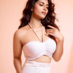 Ruhani Sharma Instagram - Be your own kind of beautiful 🍀 . . . . 📸 @pranil_chintewar MUA @makeuphairbyrahul Styling @santhoshkumardesignstudio Studio @prashmax_photography