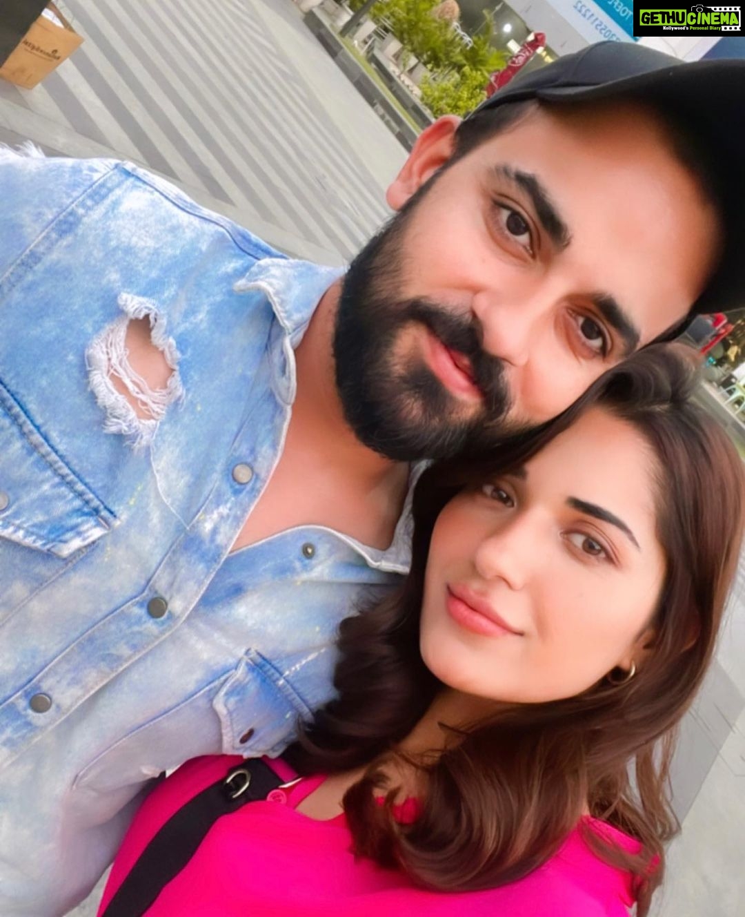 Ruhani Sharma Instagram - Happy Happy Happy Happiest birthday fellow monkey ๐ @lavi_harshit my brother my twin soul my best cheerleader my motivator my annoying bestest friend my guide my horrible singing partnerโฆ I love you muaaaah ๐๐โฅ๏ธ Humesha khush raho aur mujhe bhi rakho ๐