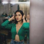 Ruhani Sharma Instagram - 🍃 . . . . 📸 @bharat_rawail MUA @makeuphairbyrahul