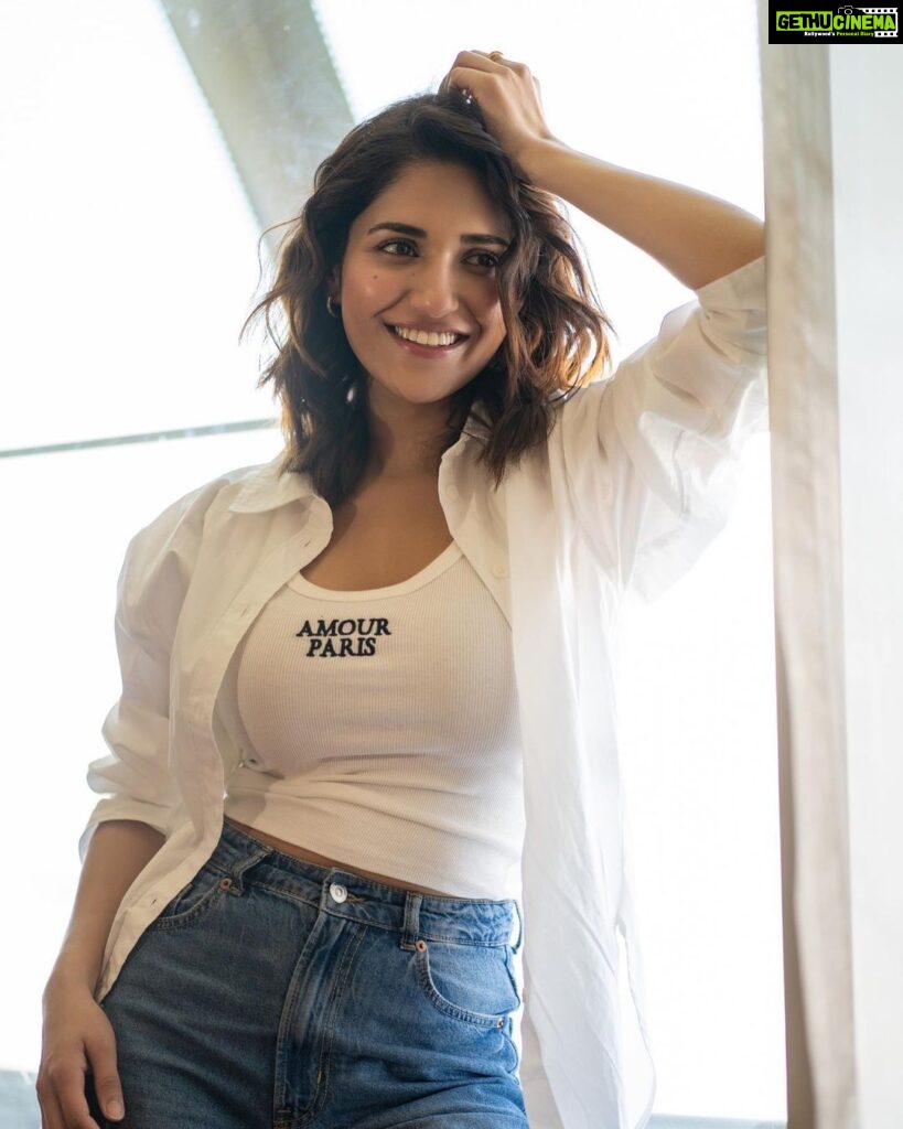 Actress Ruhani Sharma HD Instagram Photos and Wallpapers May 2023