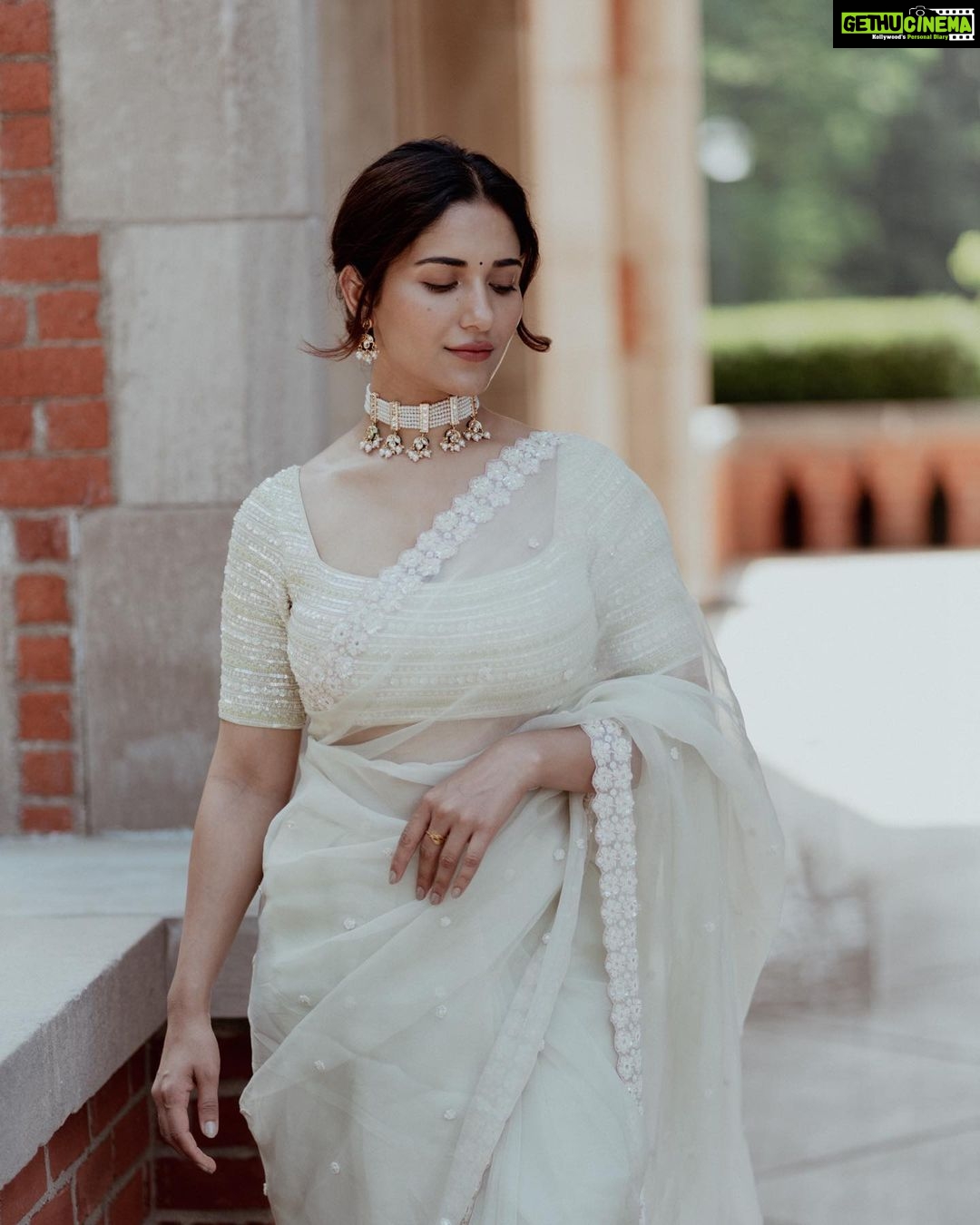 Ruhani Sharma Instagram - For NATS ♥️ . . . . 📸 @rohanharshilphoto Wearing @madzinlabel Jewelry @anushree_designs Styled by @__.gunjan.__