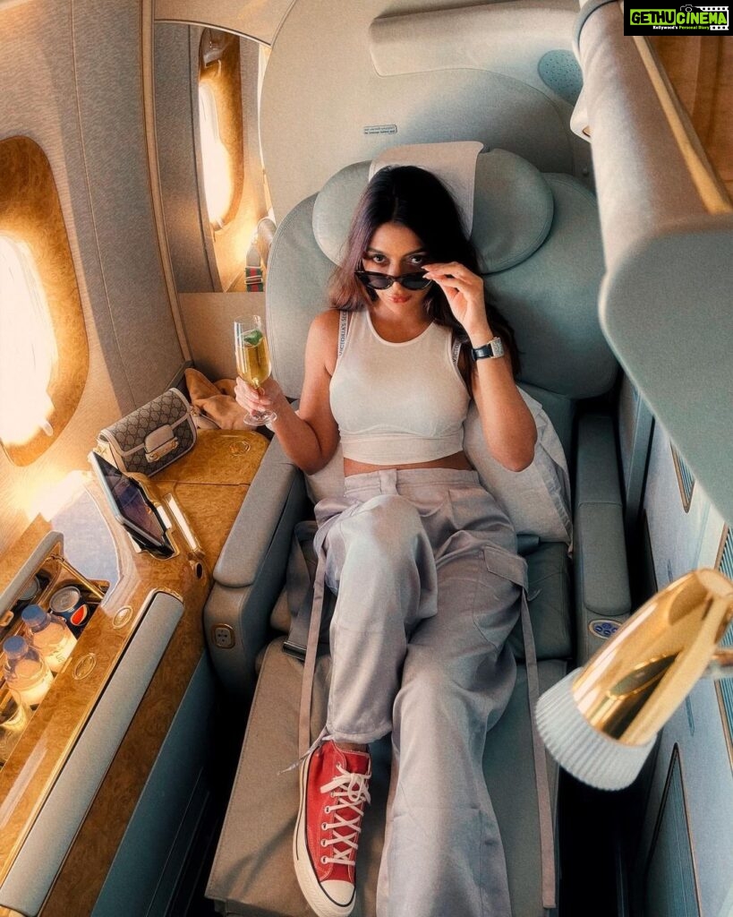 Ruhi Singh Instagram - My apple spritzer and I, both need chilling @emirates #emiratesfirstclass