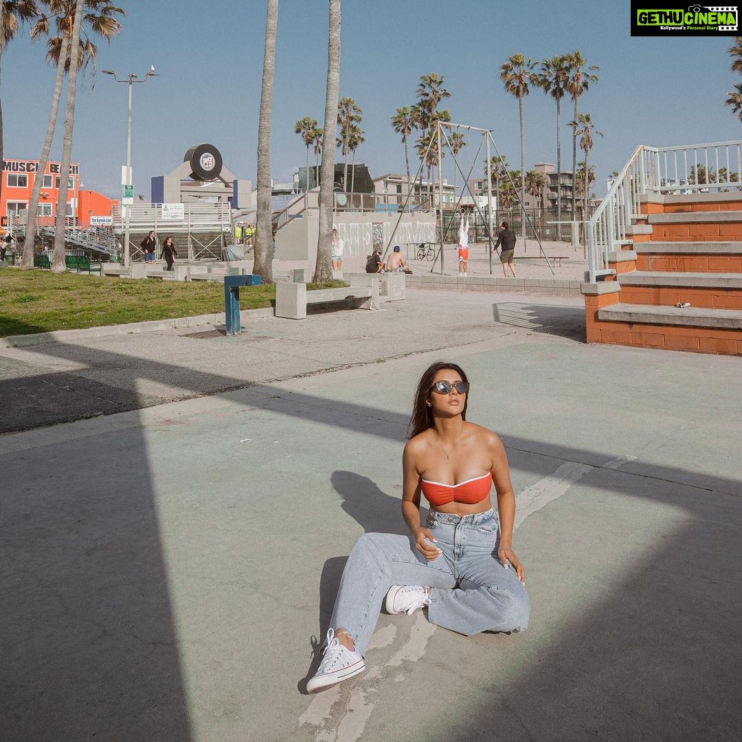 Ruhi Singh Instagram - 🥵 Los Angeles, California