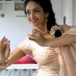 Rukmini Vijayakumar Instagram - I’m going to have a small discussion on the theatrical part of Bharatanatyam in the next two posts…. Please comment if you have thoughts 😊 I wanted to share this video as an example of the stylised theatrical language of Bharatanatyam. Here there is an imaginary child, that appears and disappears based on the imaginative structure of the choreography. The rhythm and steps in the mix reflect an inner emotive state while a narrative of mother and child hold the piece together. If you do not know the language of the song, how much of this do you understand? And why? Can you please share below. I will try to respond to as many comments as possible. #mother #yashoda #telugusong #bharatanatyam #abhinaya #indiandance #theater #theatre #imagination #acting