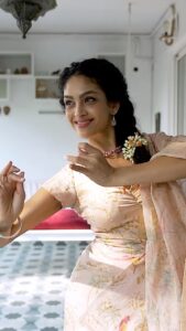 Rukmini Vijayakumar Instagram - I’m going to have a small discussion on the theatrical part of Bharatanatyam in the next two posts…. Please comment if you have thoughts 😊 I wanted to share this video as an example of the stylised theatrical language of Bharatanatyam. Here there is an imaginary child, that appears and disappears based on the imaginative structure of the choreography. The rhythm and steps in the mix reflect an inner emotive state while a narrative of mother and child hold the piece together. If you do not know the language of the song, how much of this do you understand? And why? Can you please share below. I will try to respond to as many comments as possible. #mother #yashoda #telugusong #bharatanatyam #abhinaya #indiandance #theater #theatre #imagination #acting