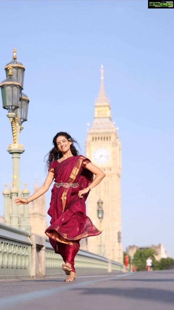 Rukmini Vijayakumar Instagram - Some dancing that I did a while ago while @marckisai captured my inner music…. In london . Just found this scrolling through old videos and thought I’d share. #london #bigben #bharatanatyam #freedom #joy #sunnyday #lovemylife #krishna #love #innerjoy