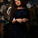 Rukmini Vijayakumar Instagram - Lacy black dress…. Photo @sunnyjagesar #dress #blackdress #browngirl #indianwomen #fashion