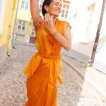 Rukmini Vijayakumar Instagram - Searching for krishna on the streets of Estonia …. A lifelong search for oneness…. Music @keeandtechno @keerthanavaidyanathan Video @whereisdamndanny #barokrishnayya #krishna #love #bhakti #advaita #bharatanatyam #abhinaya #oldetallinn