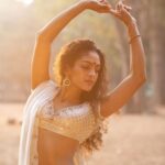 Rukmini Vijayakumar Instagram - Throwback to some pictures that @sunnyjagesar shot…. Will be sharing a few more that are more recent in the next week Clothes @anitadongre #dancer #white #ghagra #lovemylife #indian #indiandance #smile #indianwomen