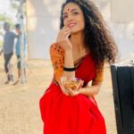 Rukmini Vijayakumar Instagram - A handful of almonds daily has helped me stay healthy and active as a dancer. If you are looking for a healthy snack, I would recommend adding almonds to your daily diet. #almonds