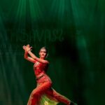 Rukmini Vijayakumar Instagram - Some pictures from my performance at the Vasantotsavam in Thrissur. With @raghuramvocals @shyam_rhythmgam @karthik_vydhatri & Mahesha swamy Lighting @keerthikumarleo Photos : amboor photography and @kalyanpuranand #bharatanatyam #indianclassicaldance #vasantotsav #thrissur #seetaramatemple #templedance