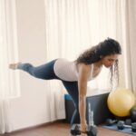 Rukmini Vijayakumar Instagram - Looking for a delicious and healthy snack? Grab a handful of almonds daily! #HolisticHealthWithAlmonds #health #fitness #almonds #paidpartnership #collab
