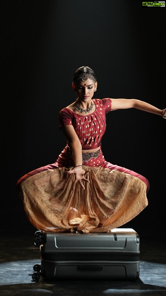 Rukmini Vijayakumar Instagram - As a Bharatnatyam artist, I performed on stages all over the world, each one shaping my art and defining me as a performer. But today, I am thrilled to take on Samsonite bags as my stage. These bags are built to withstand an incredible amount of pressure - up to 290 kgs - and endure intense impacts, thanks to rigorous overload and impact tests. Because you deserve, what's only been #TestedLikeSamsonite! @dancerukmini #SamsoniteIndia #DancerRukmini #Samsonite #MySamsonite #Luggage #luggagebag #Lifestyle