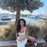 Rukmini Vijayakumar Instagram – Some pictures from the Bellarine peninsula. We enjoyed lunch at the @jackrabbitvineyard and went to Bells beach afterward. 

It’s been a very long time since I’ve had time off like this. You all might get some vacation spam 🤭. I’ll try to get some dancing into some posts…

I’m really enjoying the beauty of this region. 

@pickyourtrail @visitmelbourne @australia 

#Pickyourtrail #BeSurprised #UnwrapTheWorld #seeaustralia #visitmelbourne Melbourne, Australia