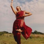 Rukmini Vijayakumar Instagram - I’m going to be performing in Sydney this weekend as part of the Sydney music festival. Details are in the link in my bio. Hope to see you all there! Last one in this series shot by @suleikamueller and styled by @aartthie #dancerlife #travels #performance #tour #bharatanatyam #indiandancer