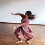 Rukmini Vijayakumar Instagram - Dancing for no reason…. As a hectic performance season begins this week… I’m cherishing the quiet moments - in the studio, sitting on the balcony, talking with friends, playing with my dog, drinking tea…. Stretching after training… or just hanging with family. Bracing myself for the months ahead! Lots of performances…. Look out for a city near you. My calendar is on my website… www.dancerukmini.com And also on links in my bio #bharatanatyam #lovethissong #malayalam #indiandance #justforfun #dancewithyourheart