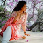 Rukmini Vijayakumar Instagram - My favourite place in my dance studio, for some quiet and tea. Love the seasons when the bougainvillea has flowered. Photo @vivianambrose #teatime #rest #quiet #breaktime