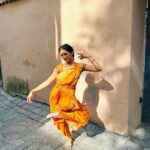 Rukmini Vijayakumar Instagram - Had a week filled with performance and teaching and experiences that I would never have had if not for dance. I enjoyed the warmth of people, the kindness of strangers after every performance and the pleasure of walking down many beautiful streets from different countries. Thank you all for having me @amrita.stuudio @sawezer @nrweventss @shalini #dancerlife #dancer #bharatanatyam #indiandancer #indiandance #dancerdiaries