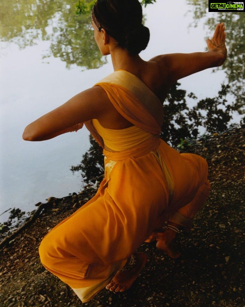 Rukmini Vijayakumar Instagram - I spoke extensively about “Satvika” in my workshop yesterday. I’ve written about it in my book “Finding Shiva”. Each time I perform, or teach or explain ideas, I learn a little bit more about the subject. Students make me think and respond to all possible contradictions. Whenever there are questions it makes my ideas more solid and grounded, makes me think and respond, makes me learn more about this subject that is so vast. I’ll be working on writing about this specifically…. Hopefully soon! You can still read ‘Finding Shiva’ for some information on this. 😊 Photos were taken when I was seeing and imagining a world that wasn’t Rukmini’s. Captured by @suleikamueller Styling @aartthie (PS: working title for my book was initially Satvikam Shivam) #satvika #sathvikam #satvikamshivam #shiva #findingshiva #performance #actor #actress #imagination