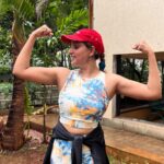Rupali Bhosale Instagram - One step at a time “STRENGTH DOESN’T COME FROM WHAT YOU CAN DO IT COMES FROM OVERCOMING THE THINGS YOU ONCE THOUGHT YOU COULDN’T DO.” Nothing will work unless you do. Get comfortable with being uncomfortable 🏋️‍♀️ Thanks @science_based_fitnessclub Gym wear @silvertraq . . . . . . . #StayStrong #StayFit #StayHealthy #TakeCareOfYourSelf #SelfLove #LifeIsBeautiful #PositiveVibes #RupaliBhosle #RockingRupali #RupaliWinningHearts #KeepLoving #FitnessMotivation #FitnessLife #WednesdayVibes #NoPainNoGain #ScienceBasedFitnessClub #FitnessFreak #WednesdayMotivation #StarPravah #Sanjana #AaiKutheKayKarte 🧿