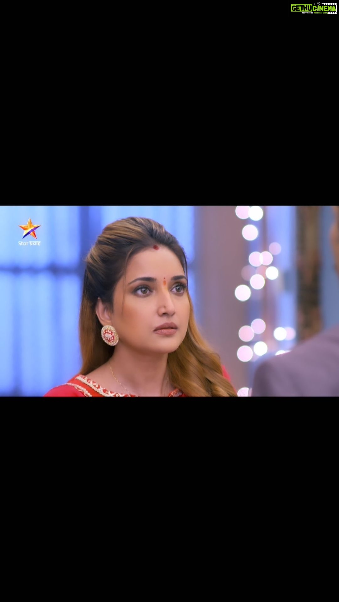 Rupali Bhosale Instagram - संजनाच्या वाढदिवशी वीणाचं कौतुक केल्याने अनिरुद्धवर चिडणार संजना! ‘आई कुठे काय करते!’ मंगळवार, १३ जून संध्या. ७:३० वा. Star प्रवाह वर.. @directorskutproduction @milindgawali @madhurani.prabhulkar @archanapatkar10 @kishormahabole @niranjan8889 @abhisheksdeshmukh @sumant_thakre @apurvagore @ashvinimahangade @omkargovardhan @raseekraj @khushbootawdeofficial @vartak.namita @mugdhagodbole.ranade @ravikarmarkar @subodhbare @tusharvichare . . . . . . #AaiKutheKayKarte #StarPravah #NewPromo #Sanjana #Anirudh #LifeIsBeautiful #FeelLife #InstaGood #PositiveVibes #InstaVideo #Saturday #SaturdayVibes #RupaliBhosle #KeepLoving 🧿