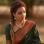 Rupali Bhosale Instagram - BTS BTS BTS @santosh_bhangre_official ani tyachi team kayam kahitari amazing gheun yetat pratek event sathi ani kamalichi goshti mhanje amhi kayam shoot karat karat rehearsal karat asto Aki mag sandhyakali he sequence shoot hotat saglyancha comfort baghun konala kay ani kasa jamnar ahe he baghun santosh tyachi Choreography karto.. tyachya hya goad muli Sudha itakya hushaar ani guni ahet ani mehenati ahet ek vegali energy gheun yetat kayam ani majja yete.. Thank you 🫶 Video by @raju_chiluka31 @abhisheksdeshmukh @niranjan8889 @star_pravah