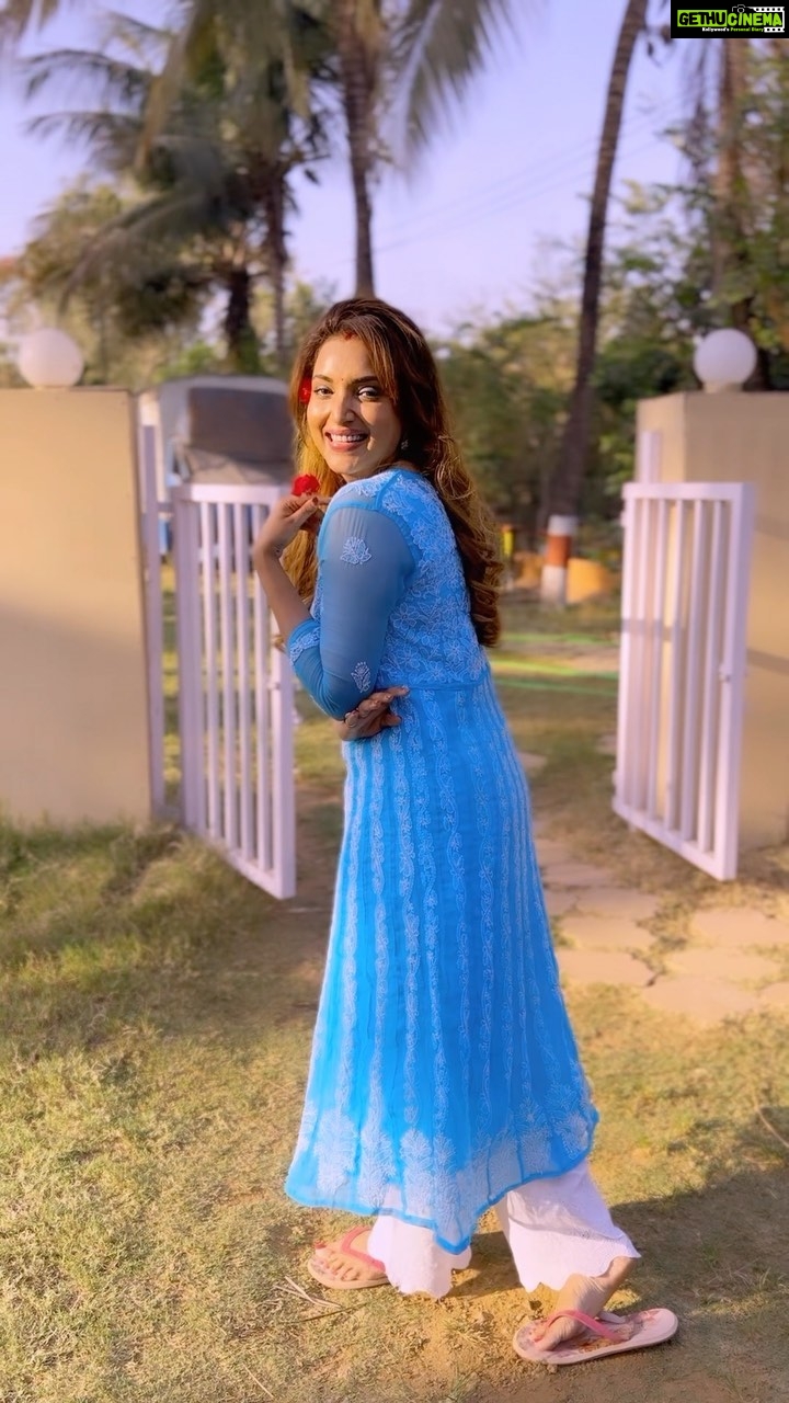 Rupali Bhosale Instagram - This Song ❤️🫶✨ Everyone ask me about my Kurtis which I wear in Aai Kuthe Kay Karte. It’s from @gauri.ethnic Some are from other vendor I will post about it soon 😊🫶 Hair by @ruksar__99 Makeup by 🙋🏻♀️ Video by @raju_chiluka31 . . . . . . #LifeIsBeautiful #FeelLife #InstaGood #PositiveVibes #InstaVideo #Thursday #ThursdayVibes #Ootd #RupaliBhosle #RockingRupali #RupaliWinningHearts #KeepLoving #Sanjana #StarPravah #AaiKutheKayKarte 🧿
